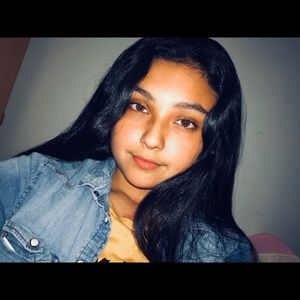 Meet your Posher, Andrea